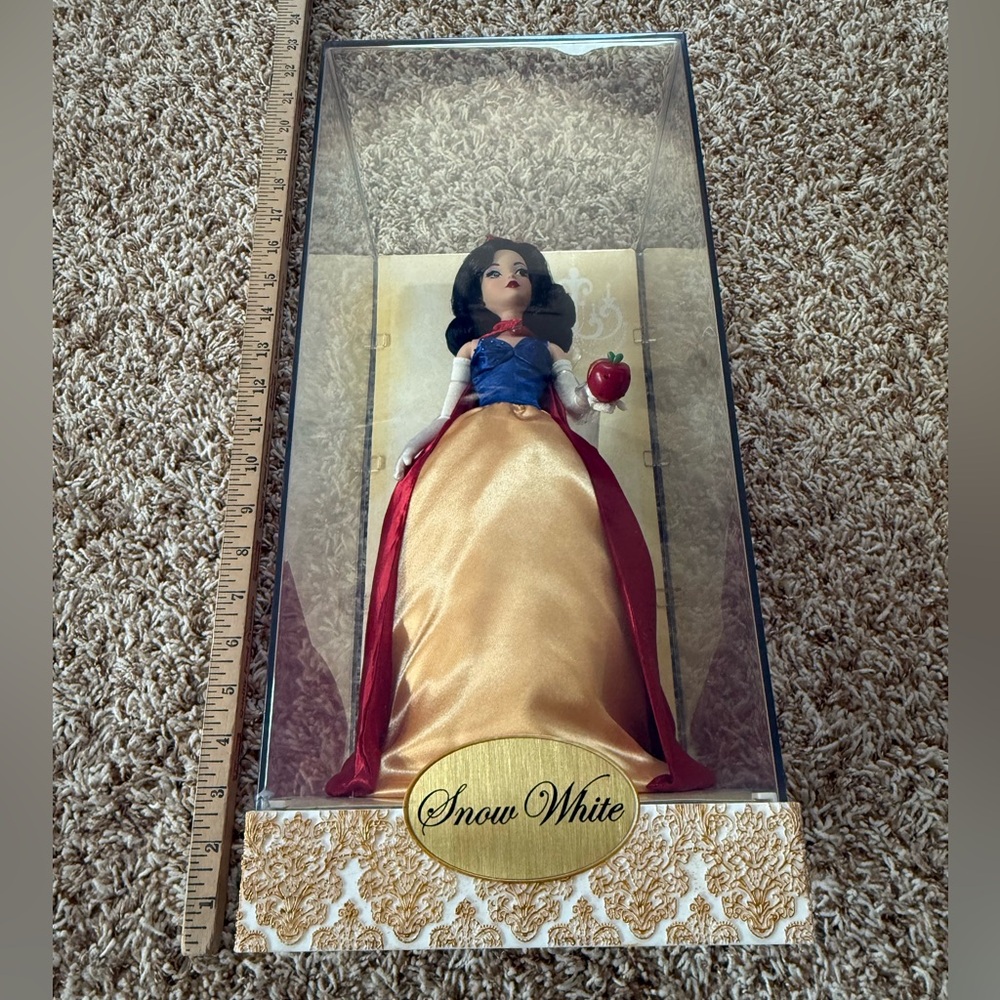 Disney Limited Edition Designer Princess Collection - Snow White (0221 of 6000)